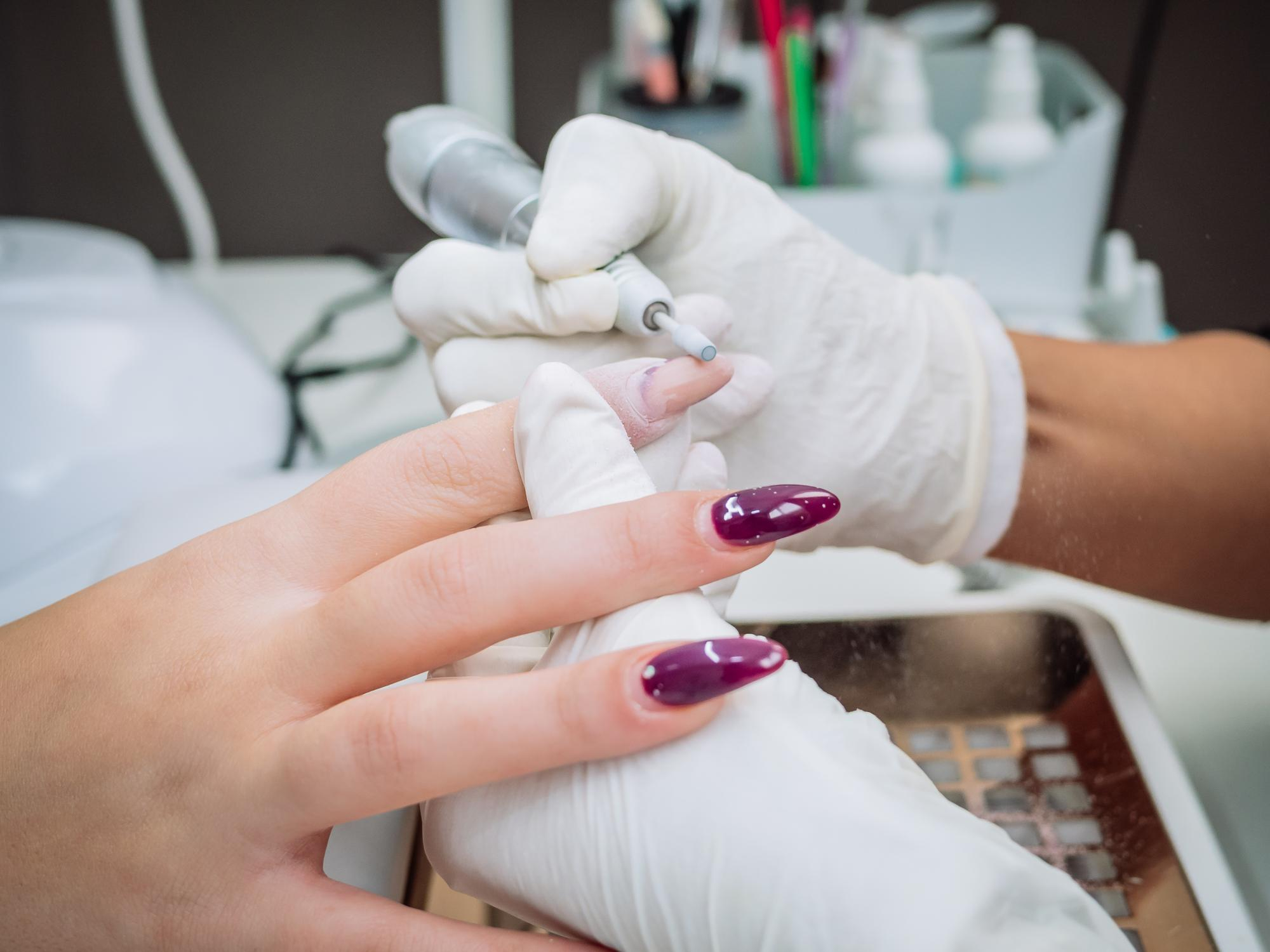 Pose d'ongle Pose d'ongle